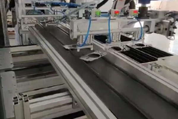 CCD动态取料摆盘机